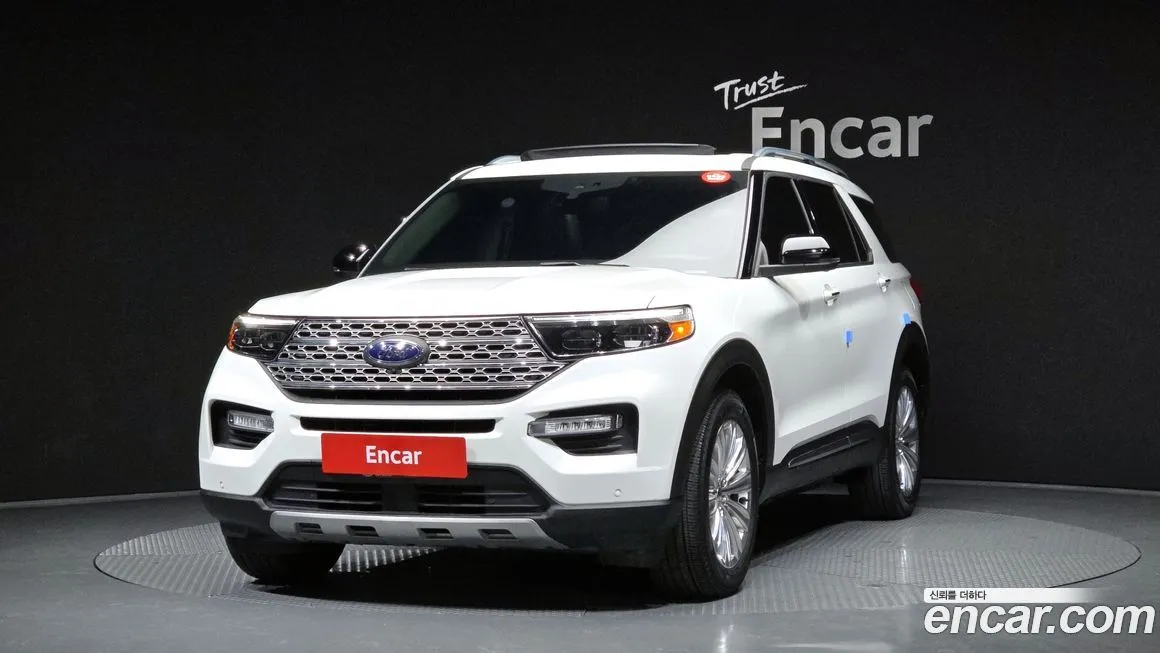 Ford Explorer — фото 1