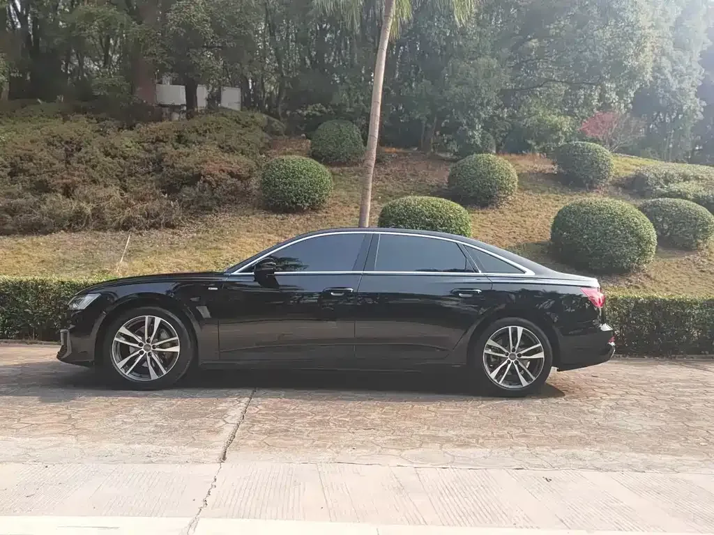Audi A6L 2021 из CN, фото 9