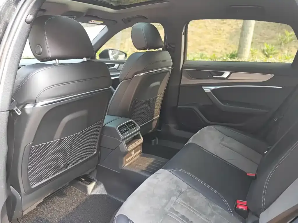 Audi A6L 2021 из CN, фото 5