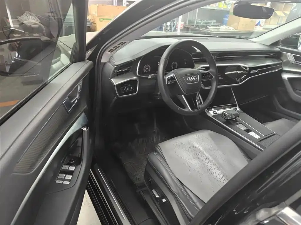 Audi A6L 2024 из CN, фото 5