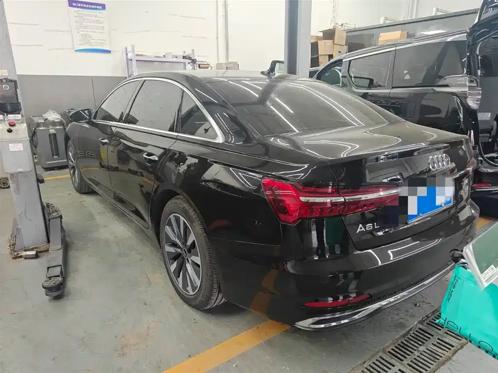 Audi A6L 2024 из CN, фото 9