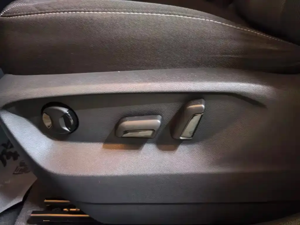 Audi Q2L 2021 из CN, фото 9