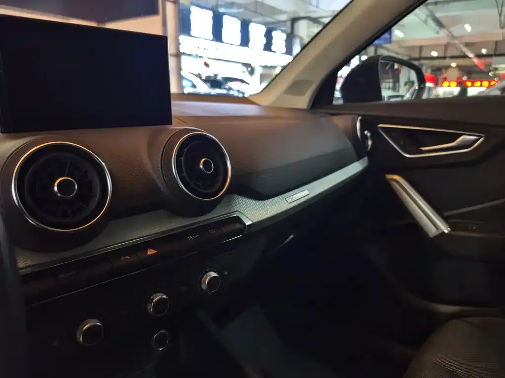 Audi Q2L 2021 из CN, фото 3