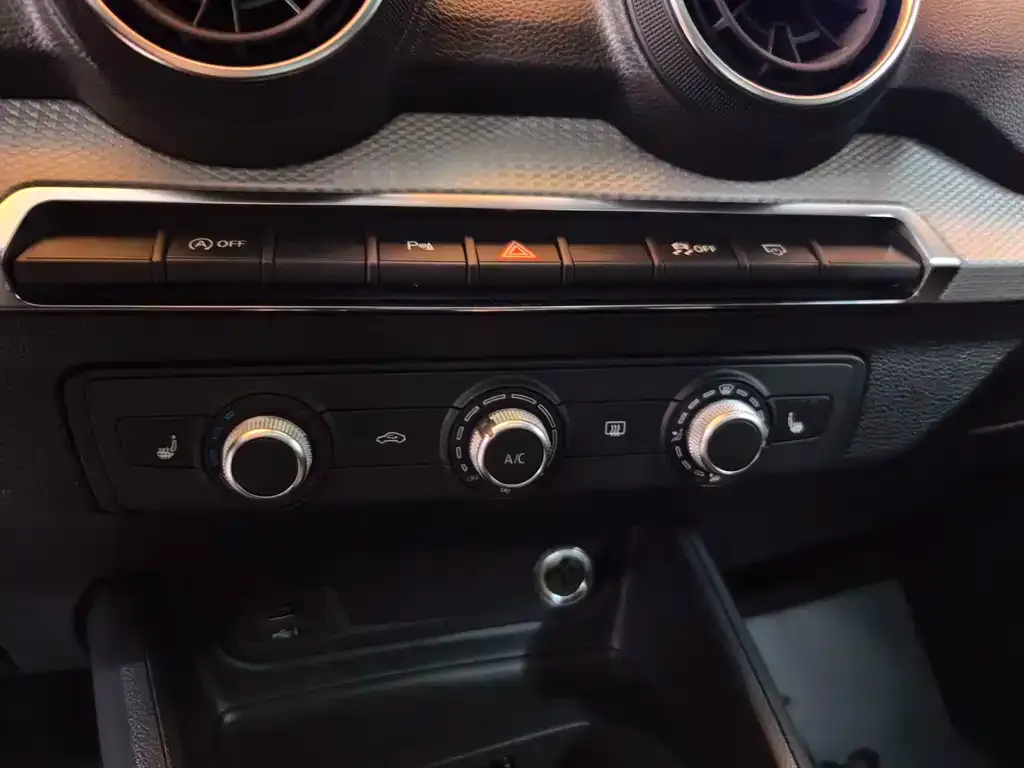 Audi Q2L 2021 из CN, фото 4