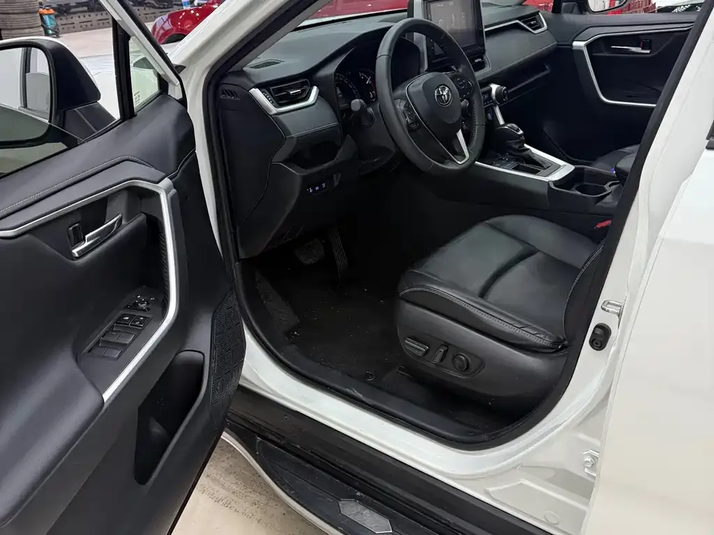 Toyota RAV4 2021 из CN, фото 10