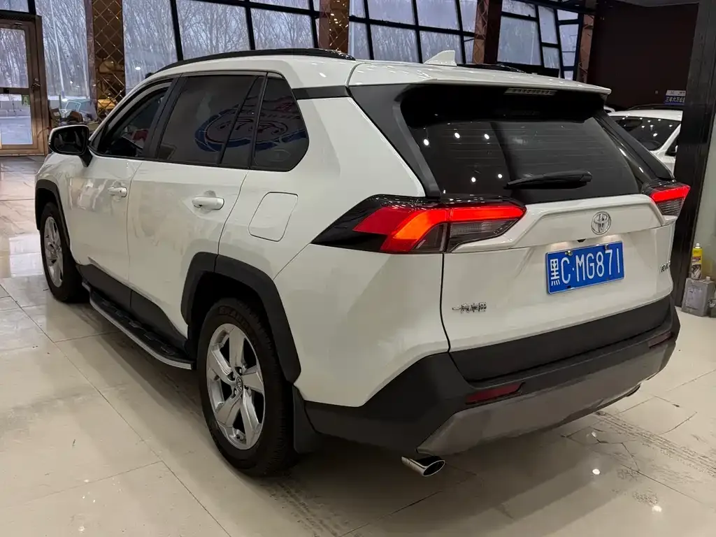 Toyota RAV4 2021 из CN, фото 3