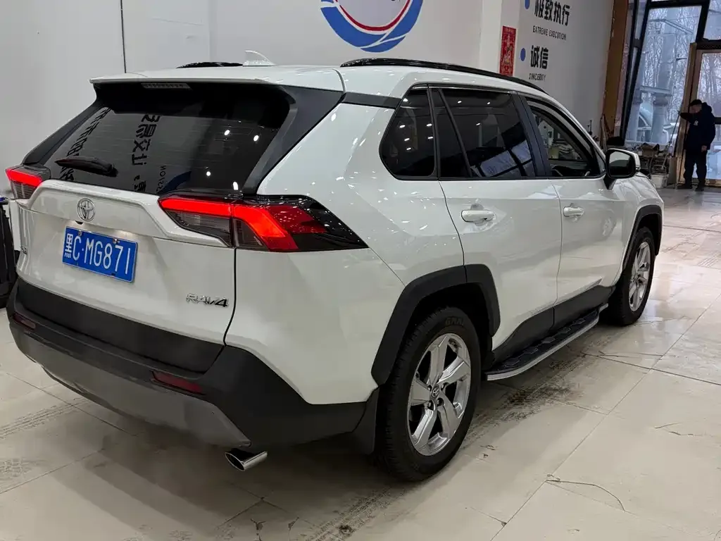 Toyota RAV4 2021 из CN, фото 5