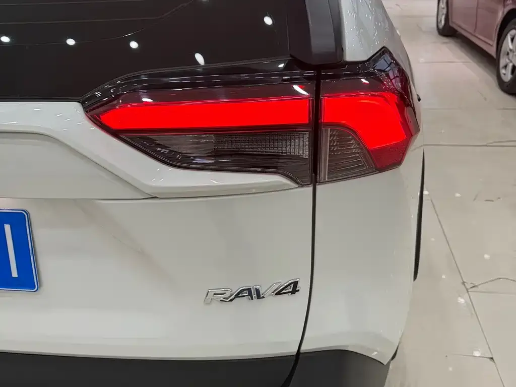 Toyota RAV4 2021 из CN, фото 6