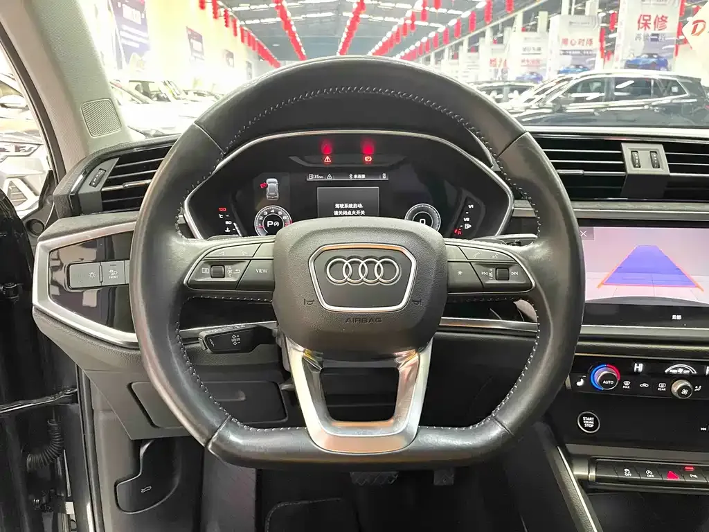 Audi Q3 — фото 8