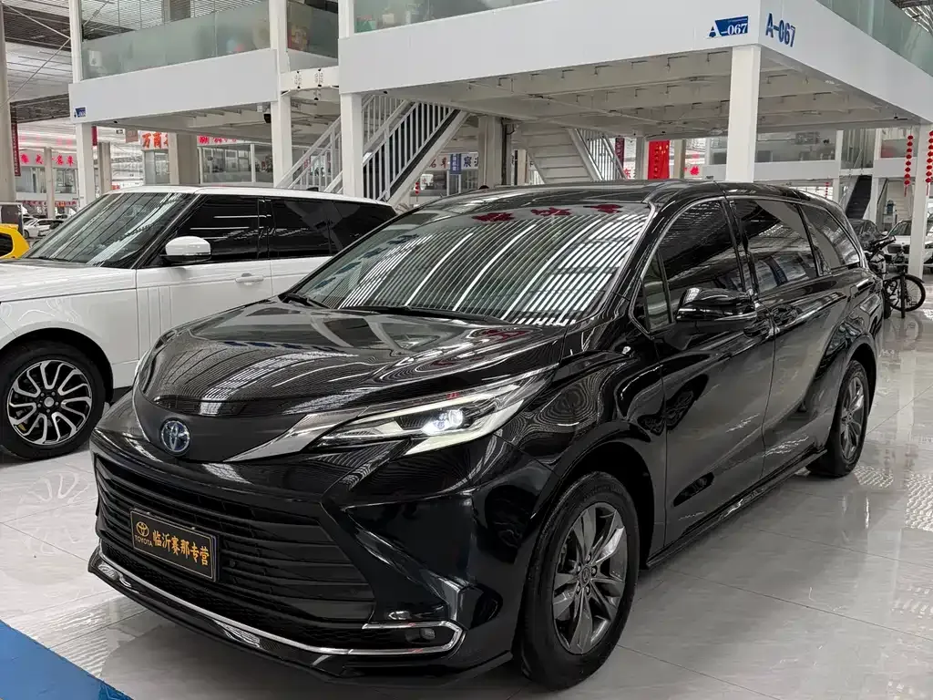 Toyota Sienna 2023 из CN, фото 5