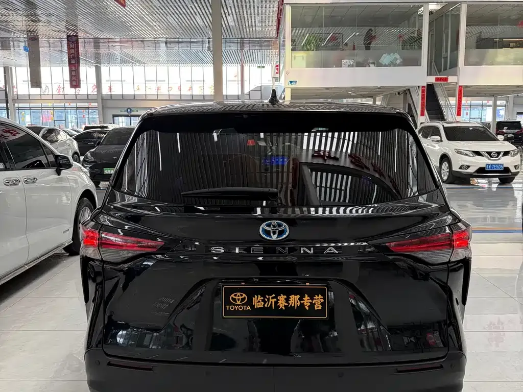 Toyota Sienna 2023 из CN, фото 8