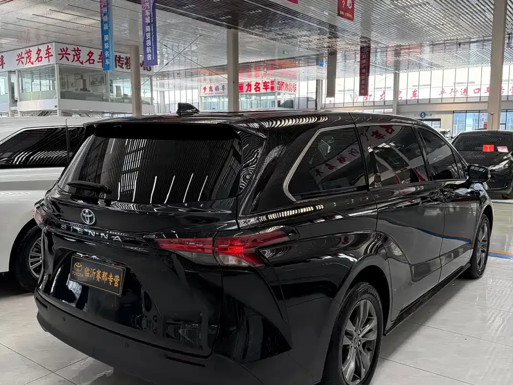 Toyota Sienna 2023 из CN, фото 6