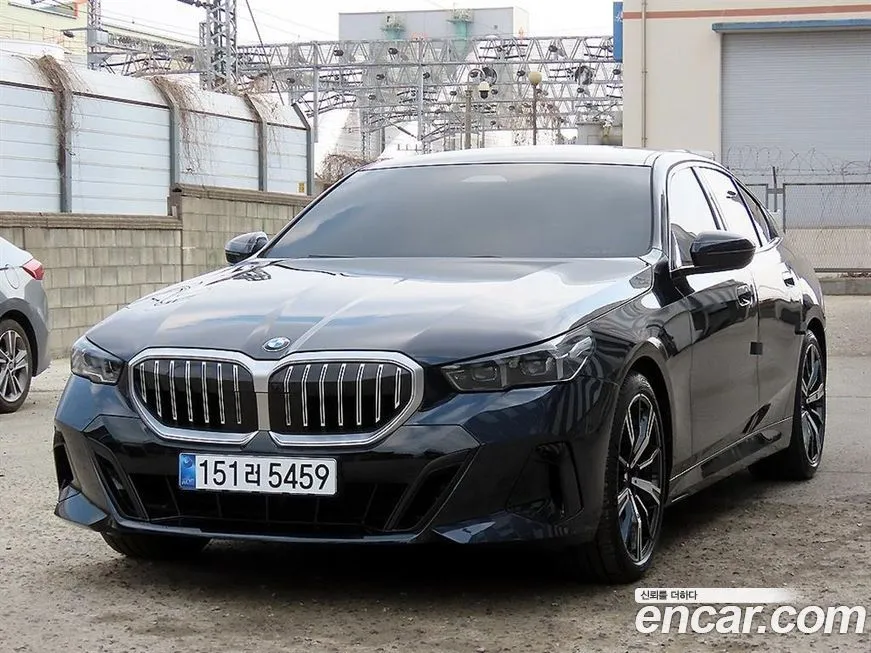 BMW 5-Series 2025 из KR, фото 1