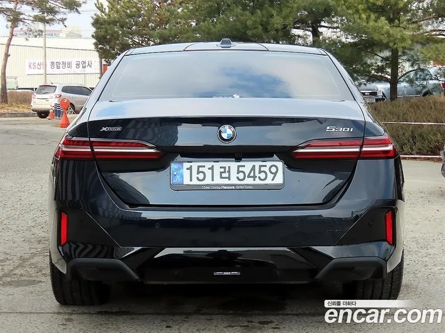 BMW 5-Series 2025 из KR, фото 8