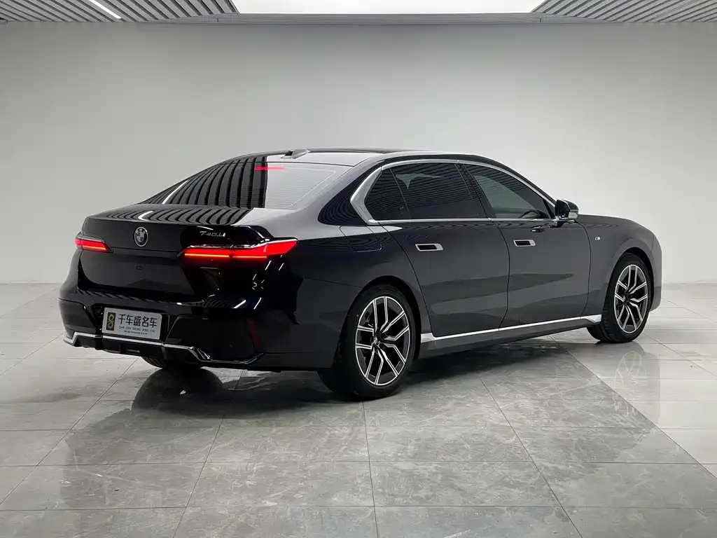 BMW 7 Series 2025 из CN, фото 5