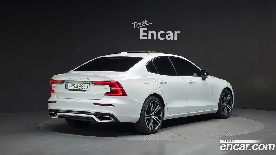 Volvo S60 2022 из KR, фото 4