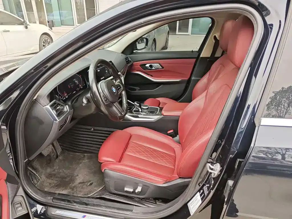 BMW 3 Series 2022 из CN, фото 6
