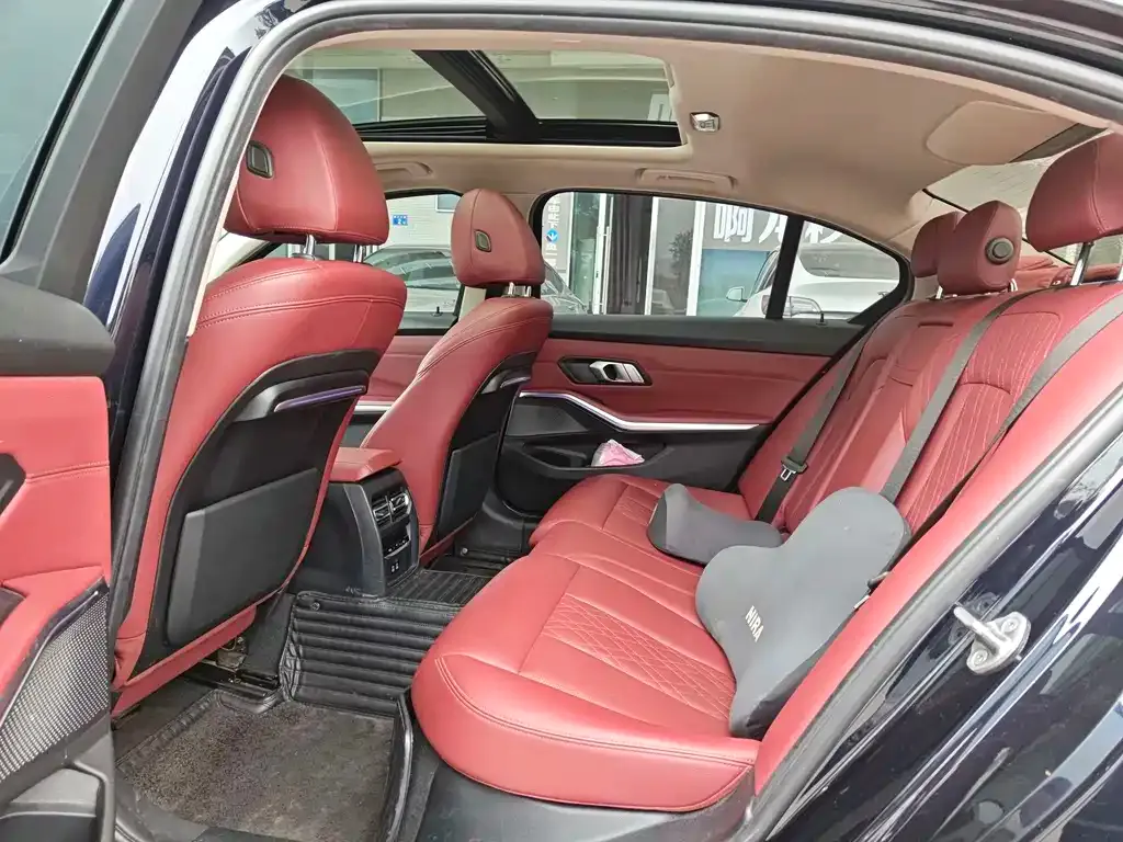BMW 3 Series 2022 из CN, фото 2