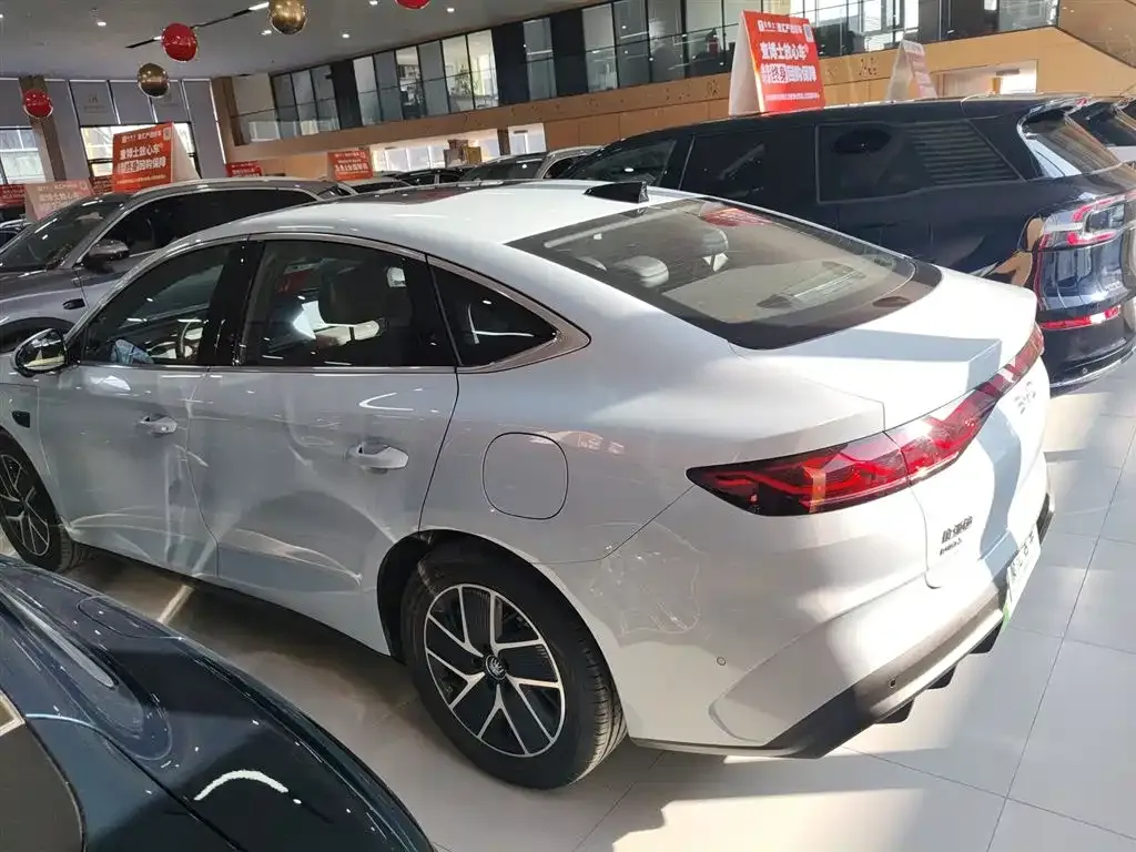 BYD Qin L — фото 7