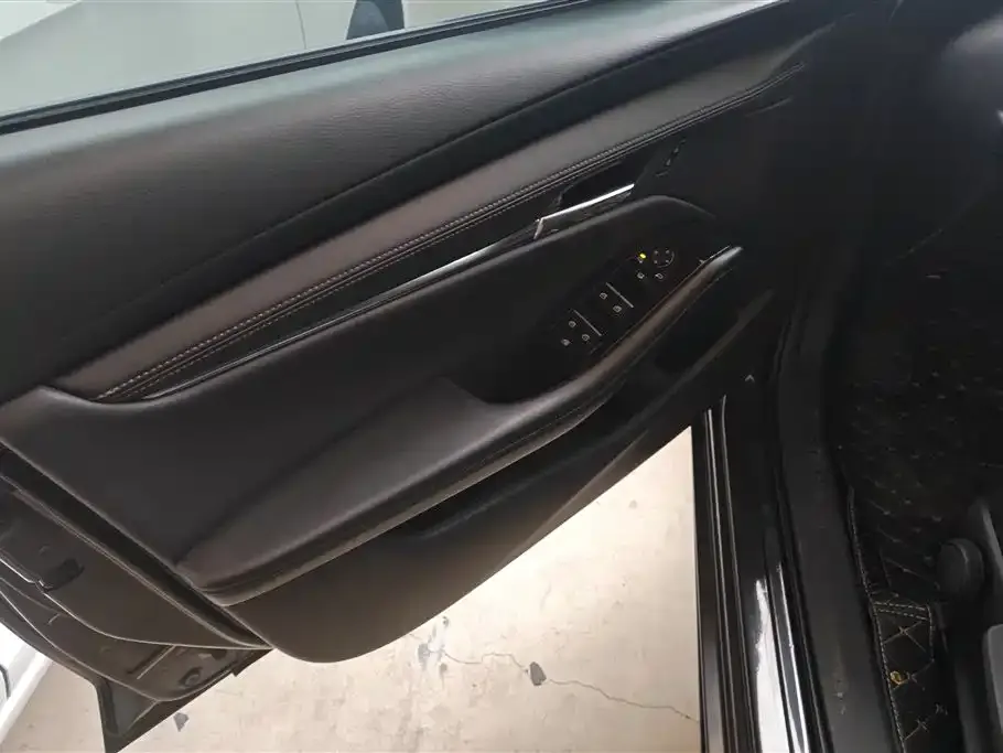 Mazda 3 Axela 2022 из CN, фото 3