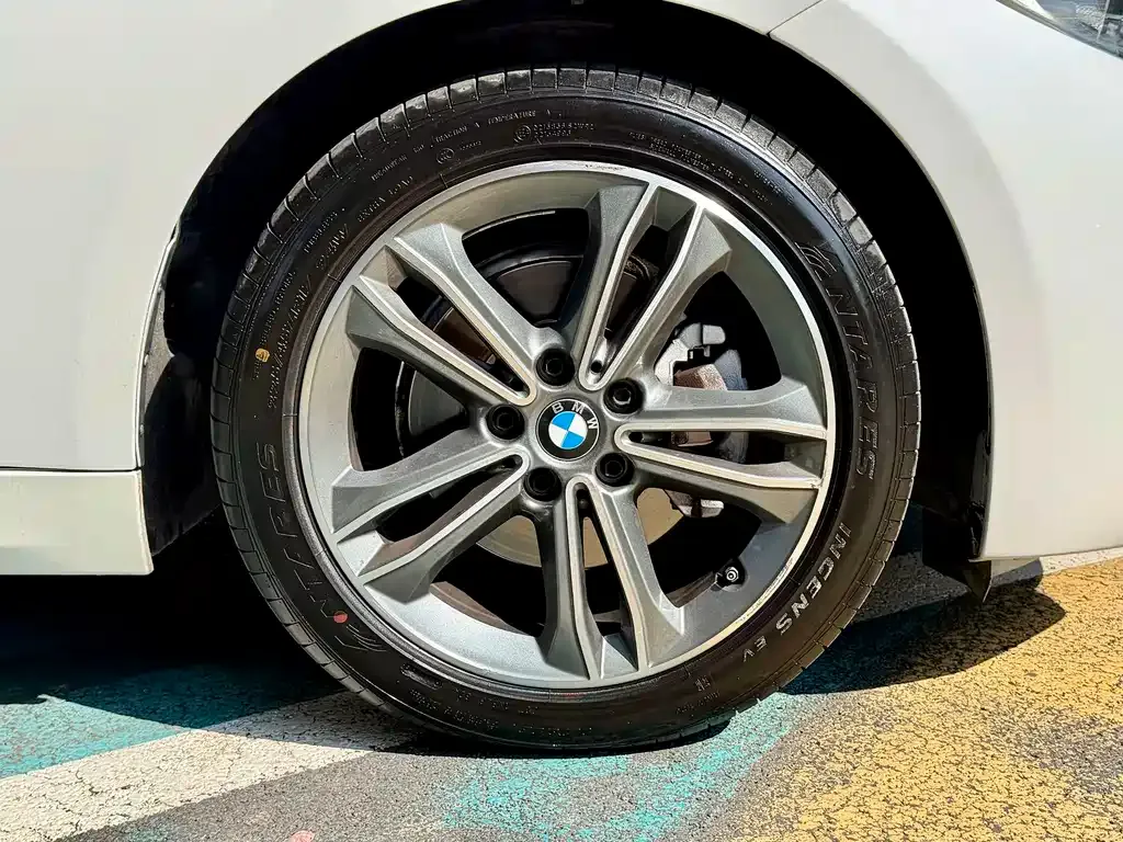 BMW 1 Series 2022 из CN, фото 3