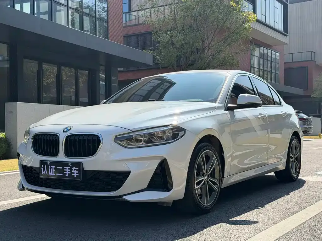 BMW 1 Series 2022 из CN, фото 2