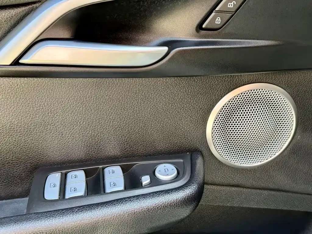 BMW 1 Series 2022 из CN, фото 6