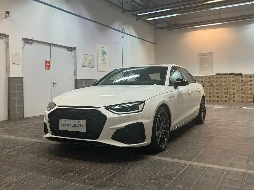 Audi A4L 2022 из CN, фото 1