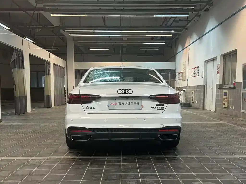 Audi A4L 2022 из CN, фото 4