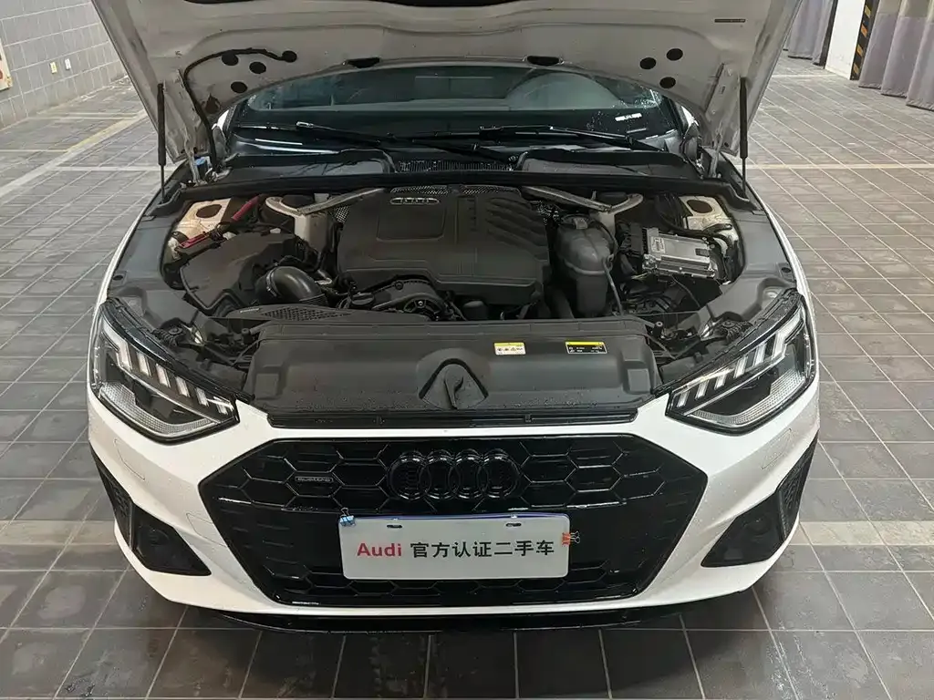 Audi A4L 2022 из CN, фото 6
