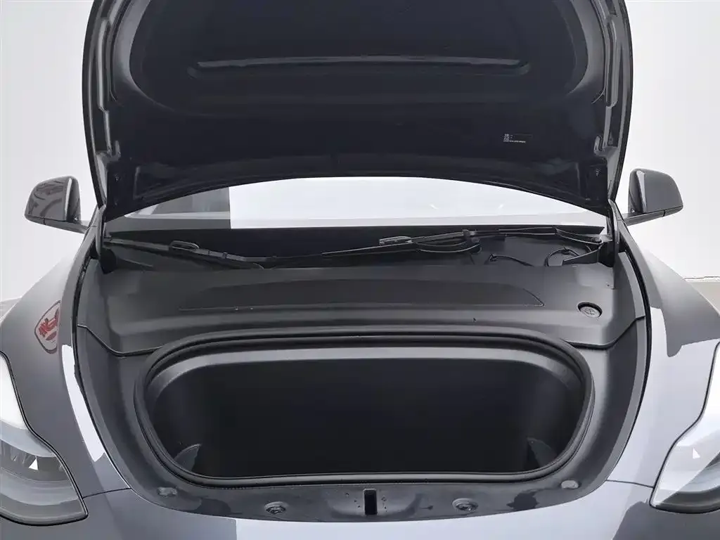 Tesla Model Y 2024 из CN, фото 2