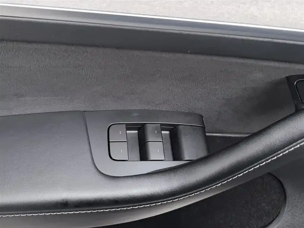 Tesla Model Y 2024 из CN, фото 8