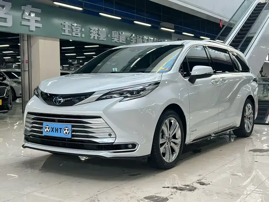 Toyota Sienna 2023 из CN, фото 7