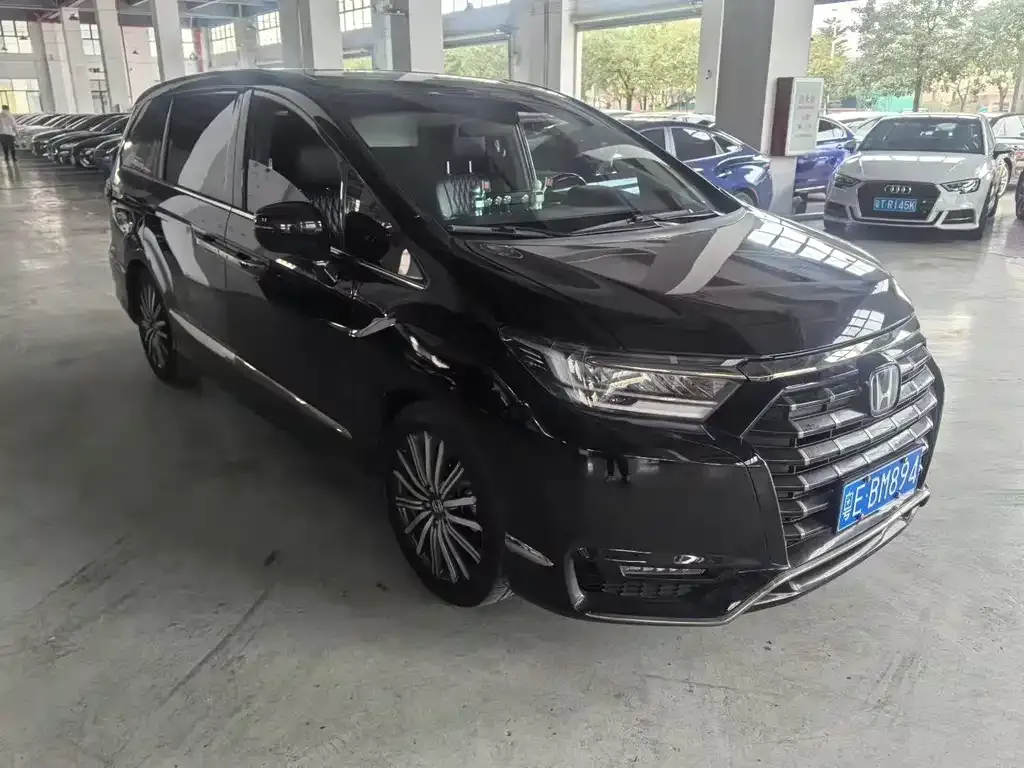 Honda Elysion 2022 из CN, фото 5