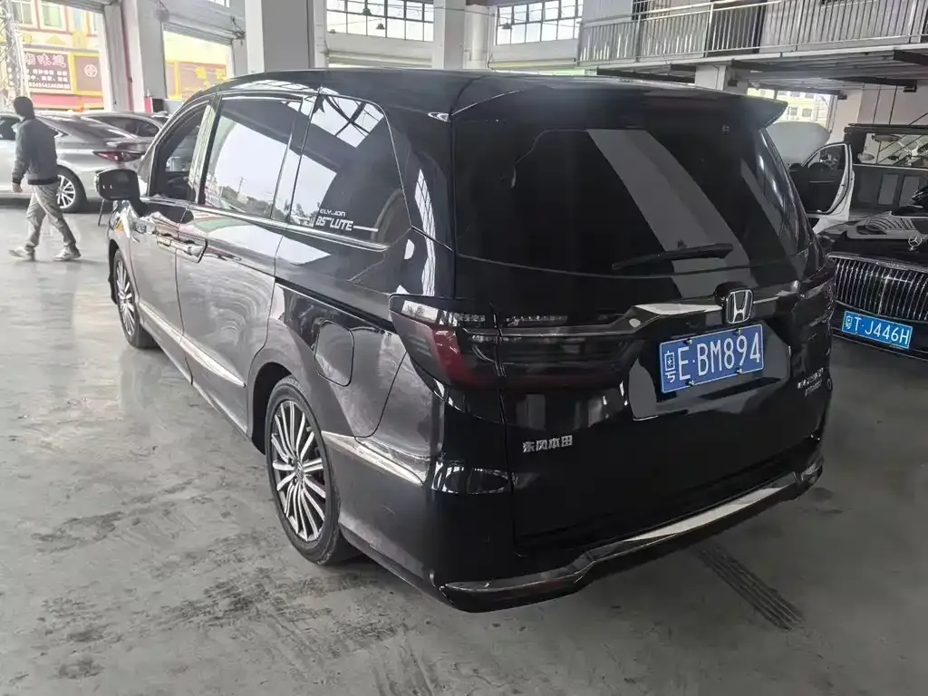 Honda Elysion 2022 из CN, фото 9