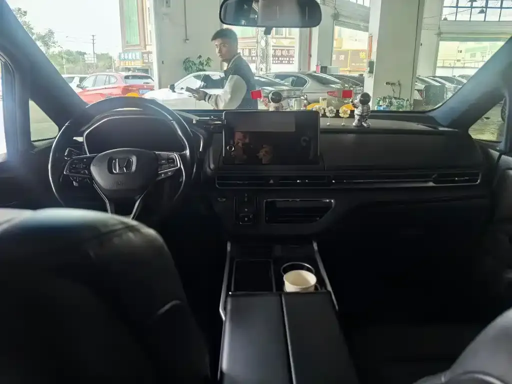 Honda Elysion 2022 из CN, фото 2
