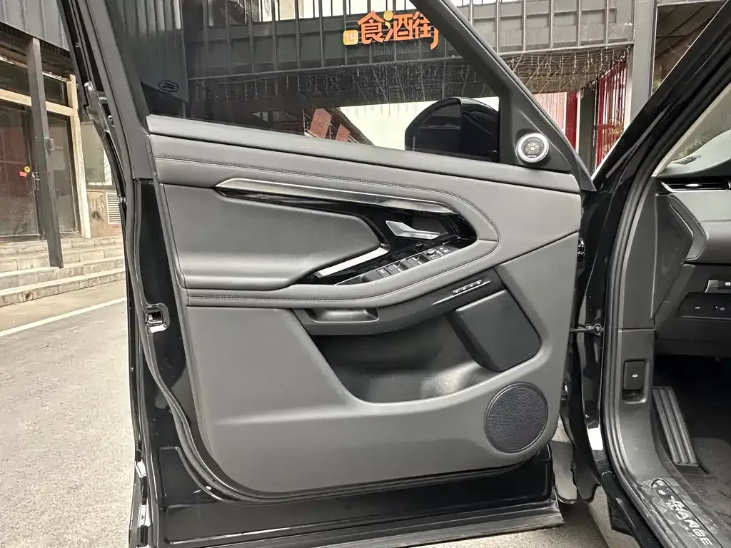 Land Rover Evoque — фото 2