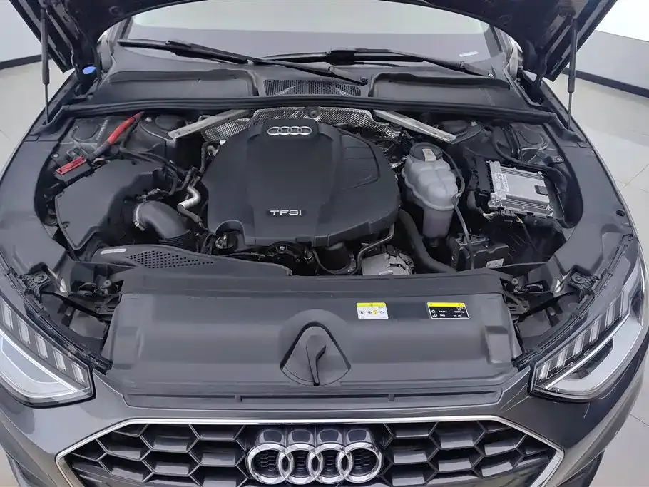 Audi A4L 2021 из CN, фото 10