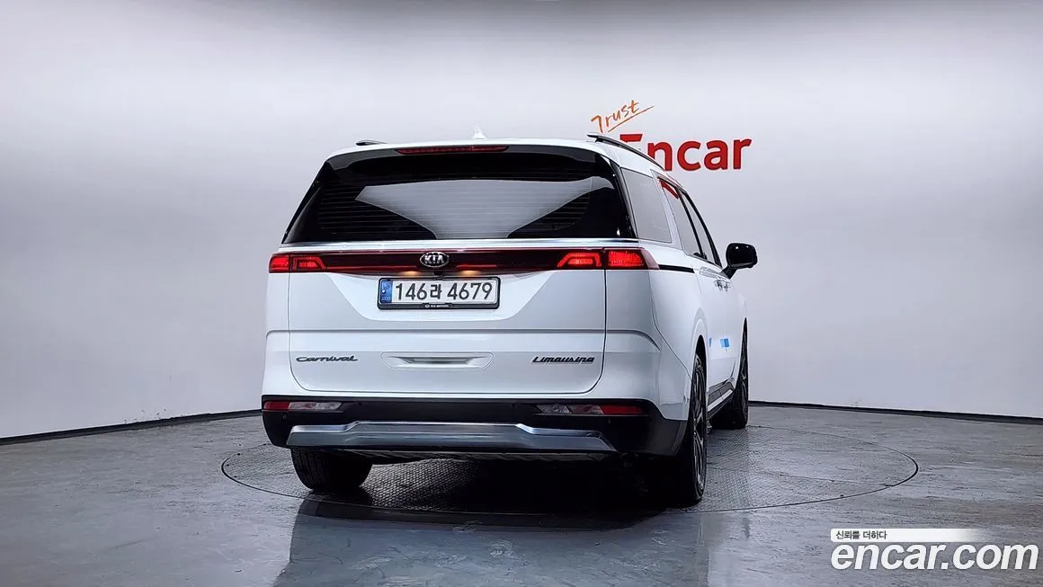 Kia Carnival — фото 10