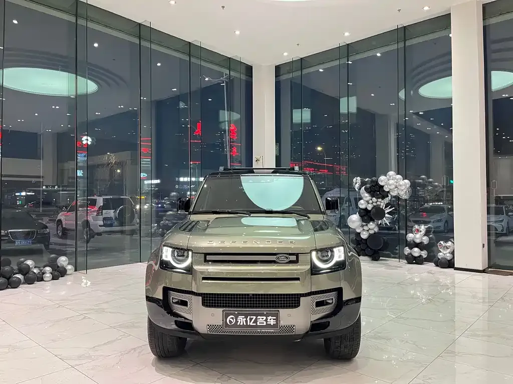 Land Rover Defender — фото 1