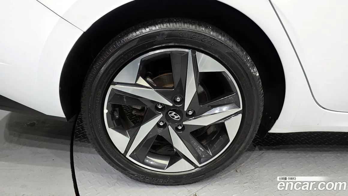 Hyundai AVANTE — фото 8