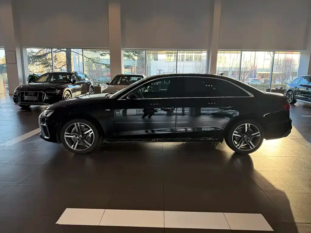 Audi A4L — фото 4