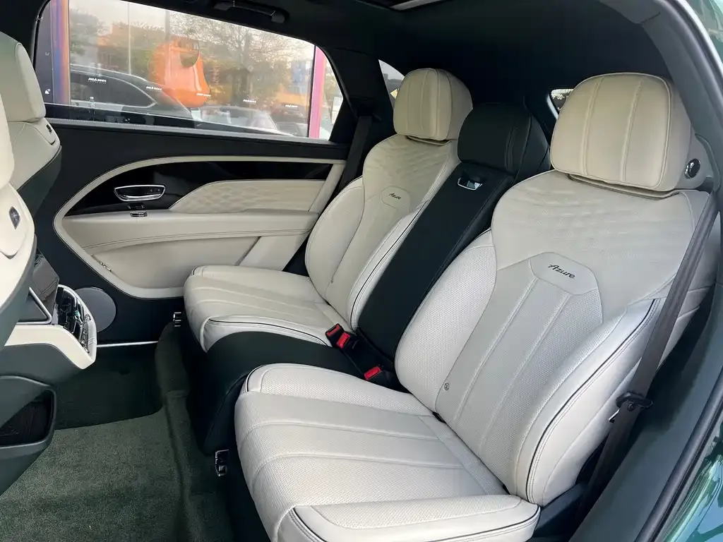Bentley Bentayga 2024 из CN, фото 3