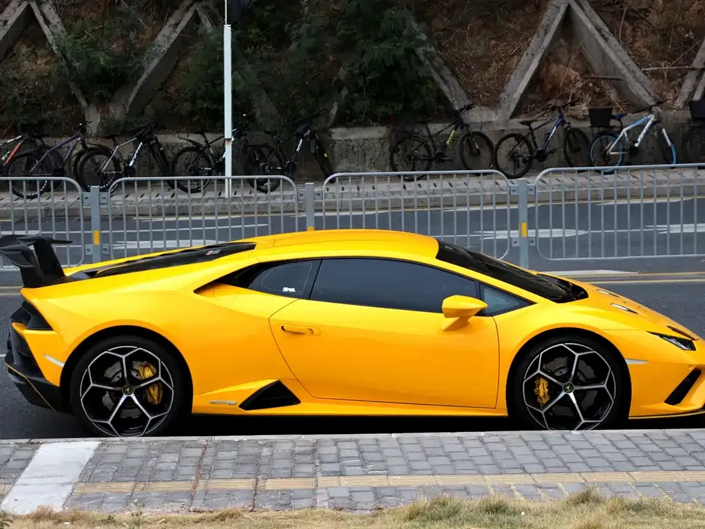 Lamborghini Huracan 2023 из CN, фото 9
