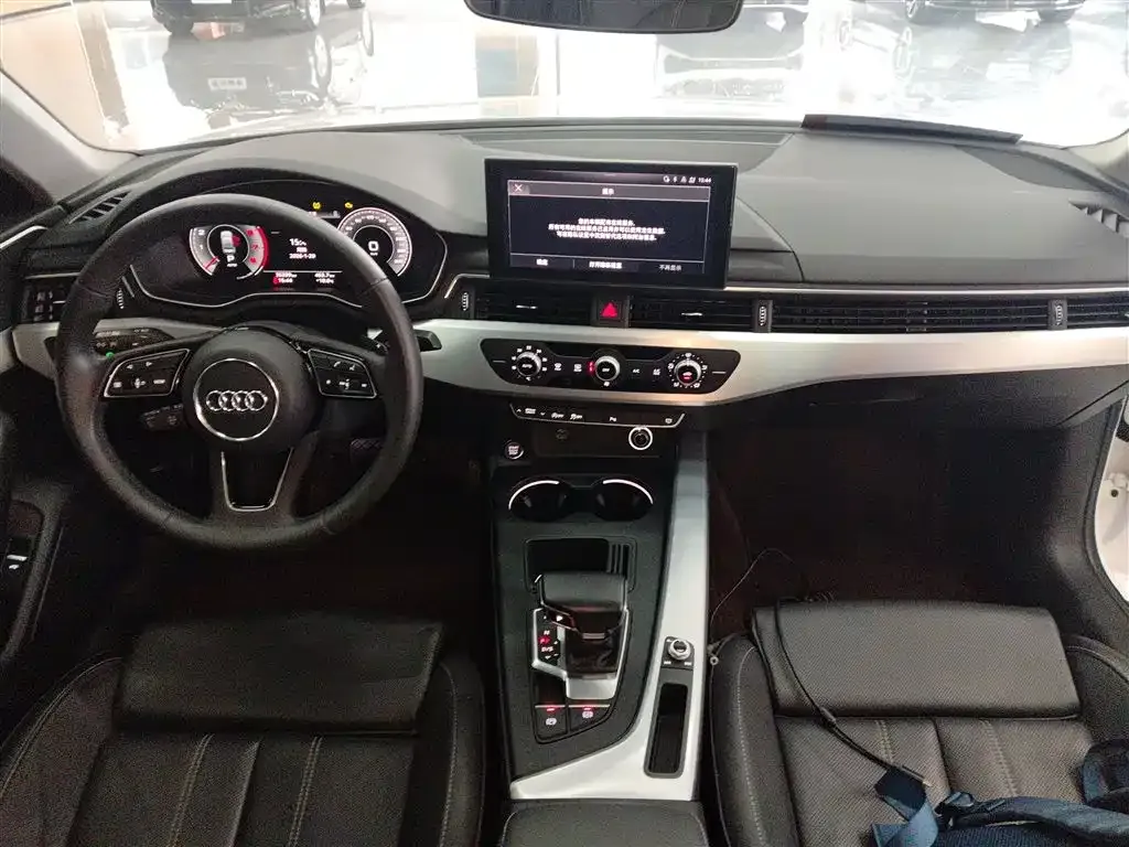 Audi A4L 2023 из CN, фото 10