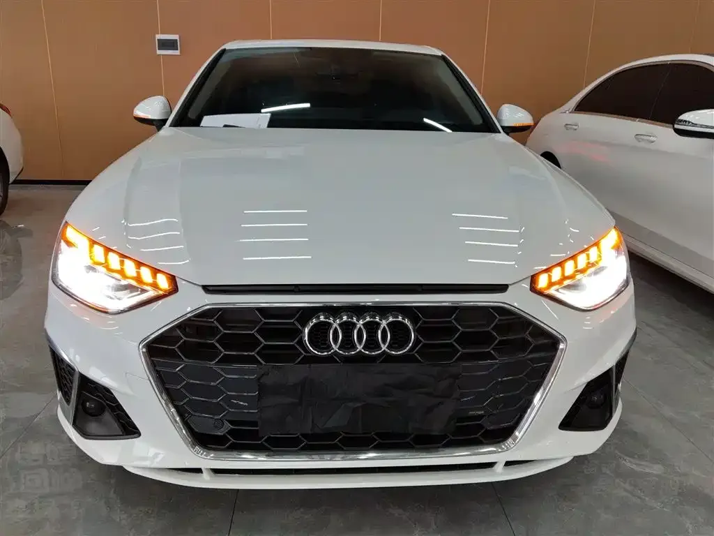 Audi A4L 2023 из CN, фото 6