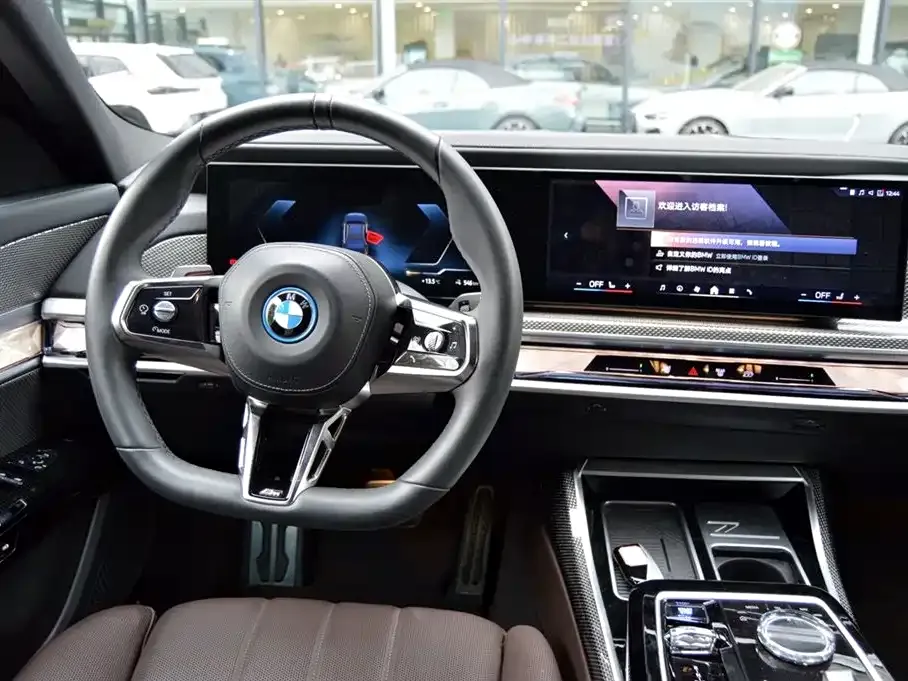 BMW i7 2025 из CN, фото 7