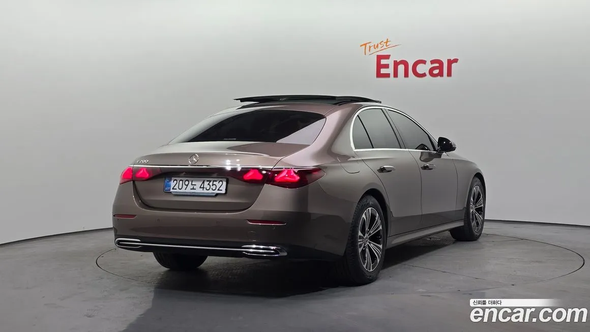 Mercedes-Benz E-Class 2025 из KR, фото 3