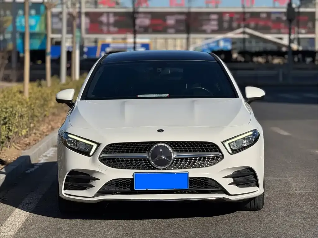 Mercedes-Benz A-Class 2023 из CN, фото 4