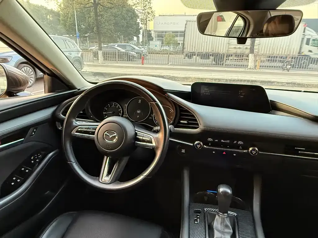 Mazda 3 Axela 2021 из CN, фото 2